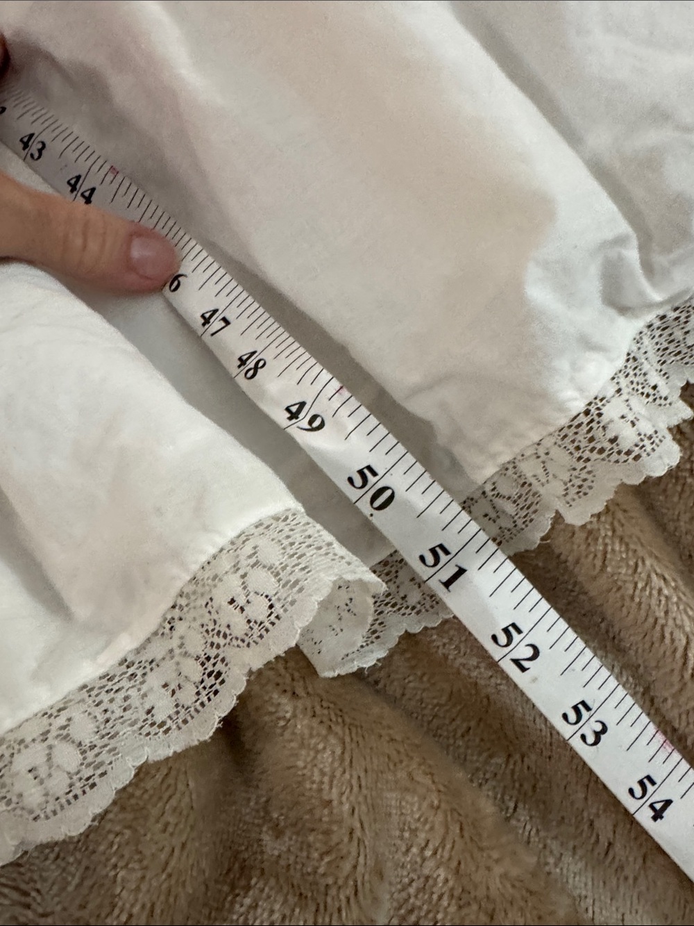 Vintage women’s nightgown, great for pictures! 100%cotton, a great find! - Picture 7 of 8